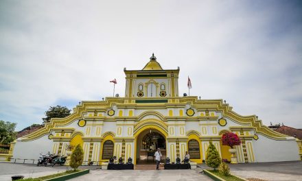 Kerajaan Yang Masih Eksis Hingga Kini Dan Tradisinya