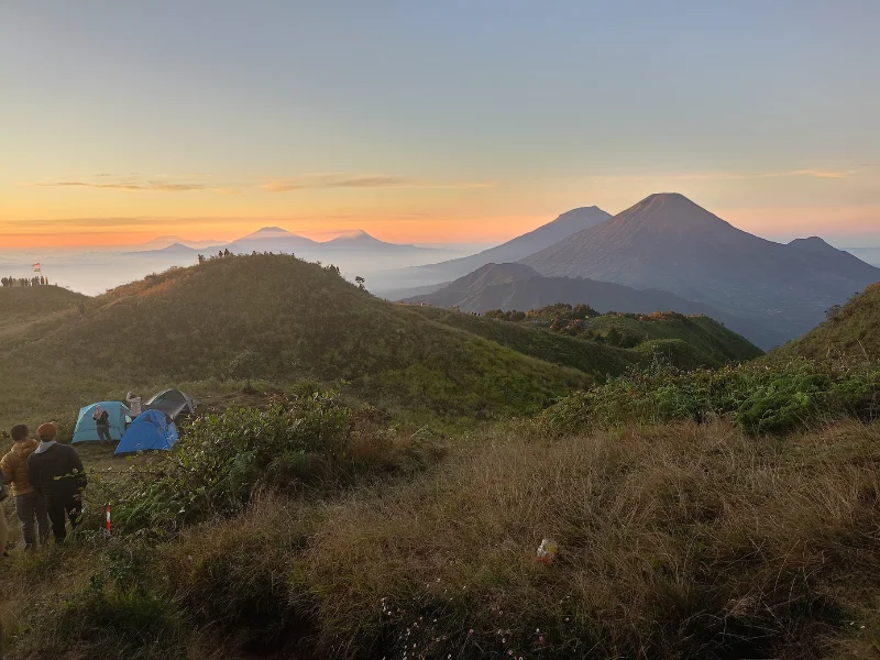 Pesona Bukit Hijau Yang Menjadi Destinasi Favorit Wisata Alam