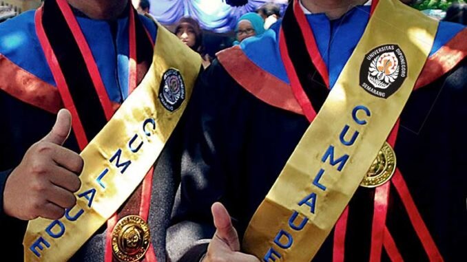 Apa Arti Cumlaude Dan Bagaimana Cara Meraihnya?