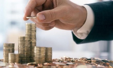 Menjadi Kaya: Kebiasaan Finansial Yang Membangun Kekayaan