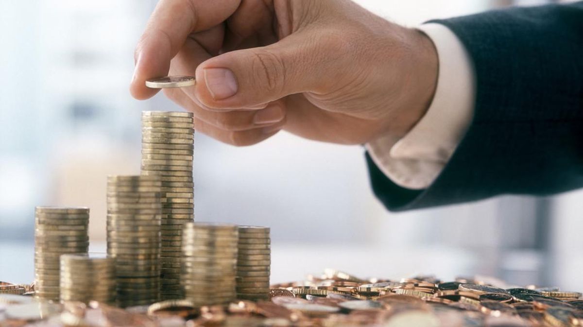 Menjadi Kaya: Kebiasaan Finansial Yang Membangun Kekayaan